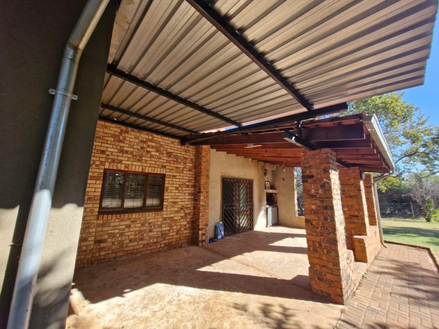 4 Bedroom Property for Sale in Waagfontein North West
